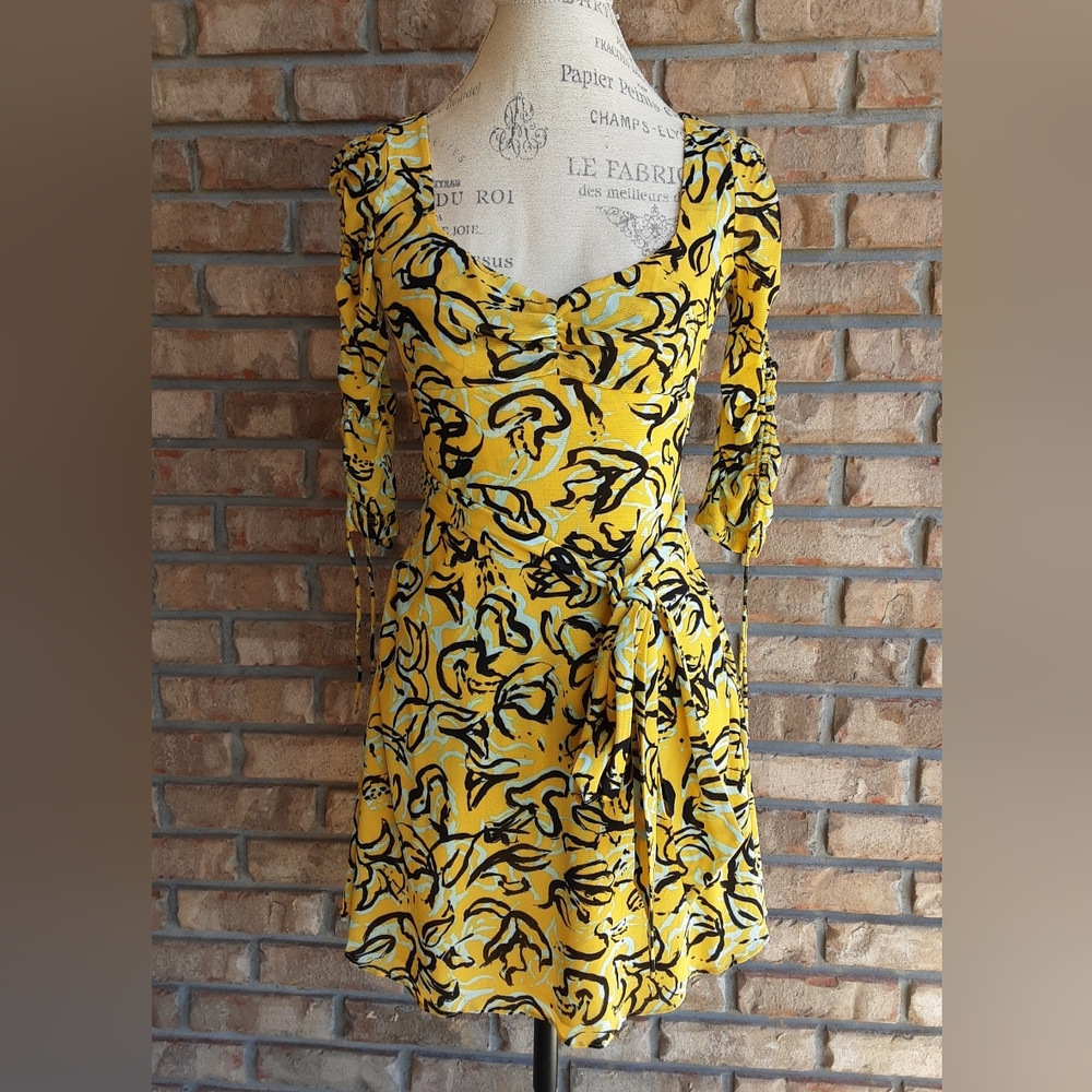 Diane Von Furstenberg Abstract Patterned Women's Dress.